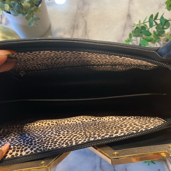 Alyssa Vegan Handbag - Picture 6 of 9